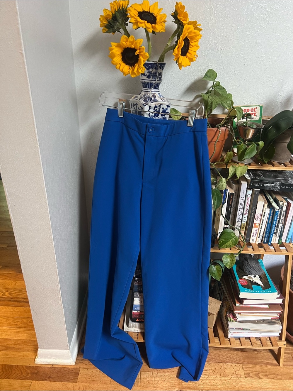 Lulu’s royal blue dress pants